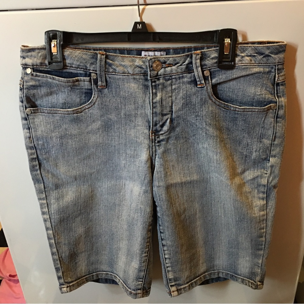 No Boundaries Distressed Jean Shorts Size Junior 13
